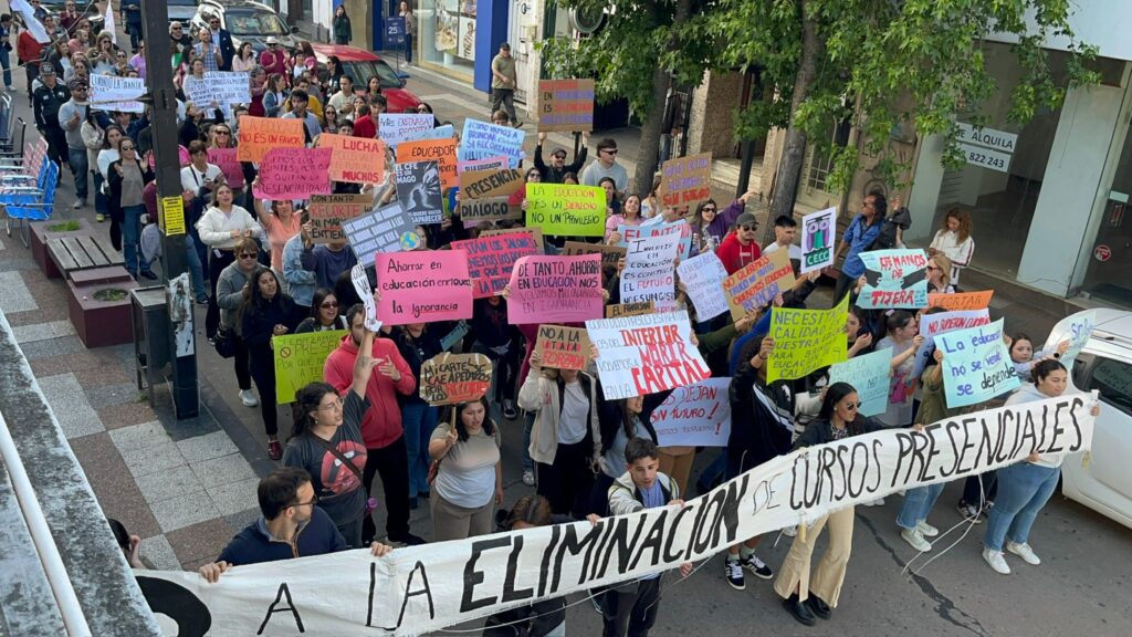 93cef974-002f-40ee-b8fa-b2c09e60bbcf